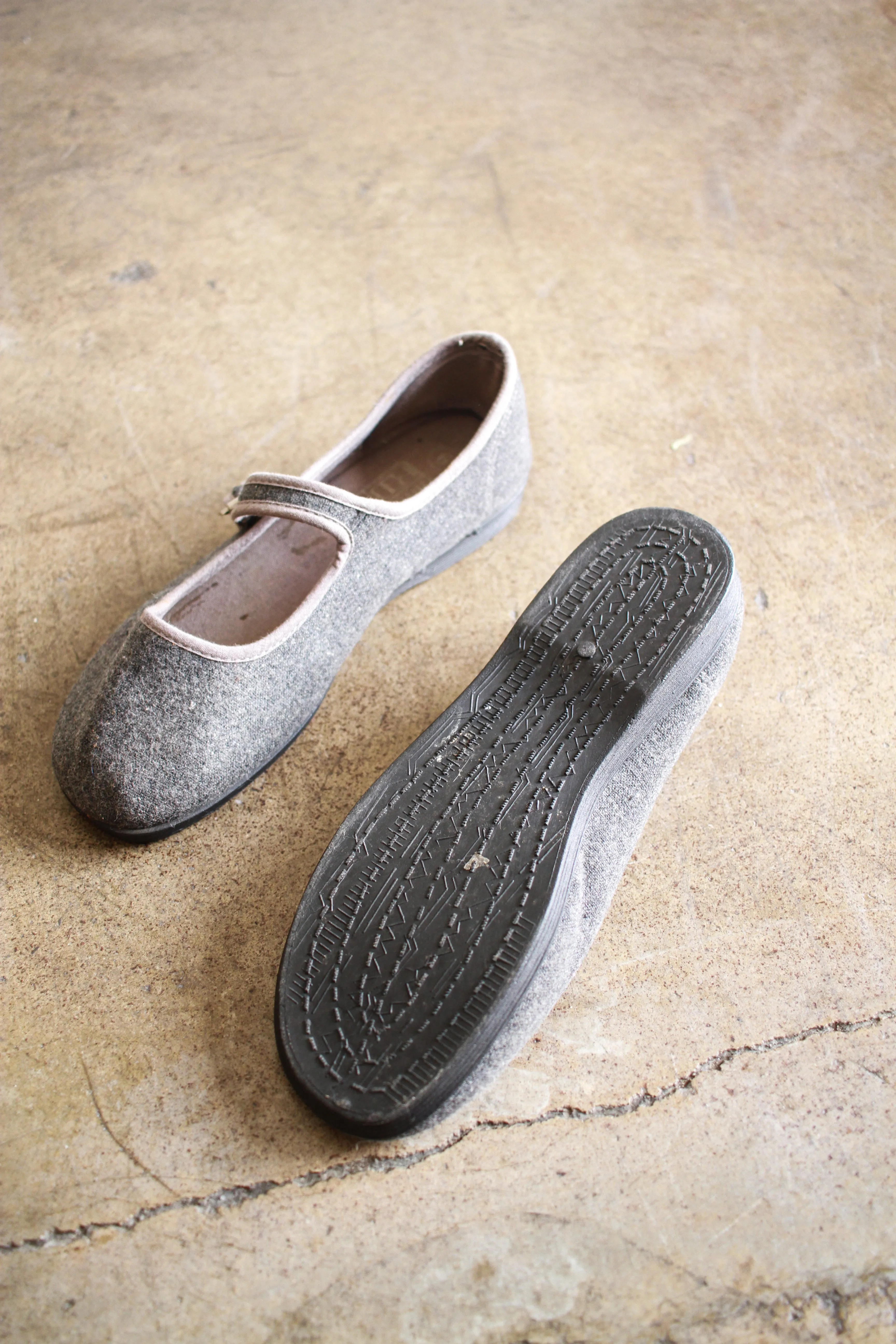 1980s Grey Wool Mary Jane Flats | 6