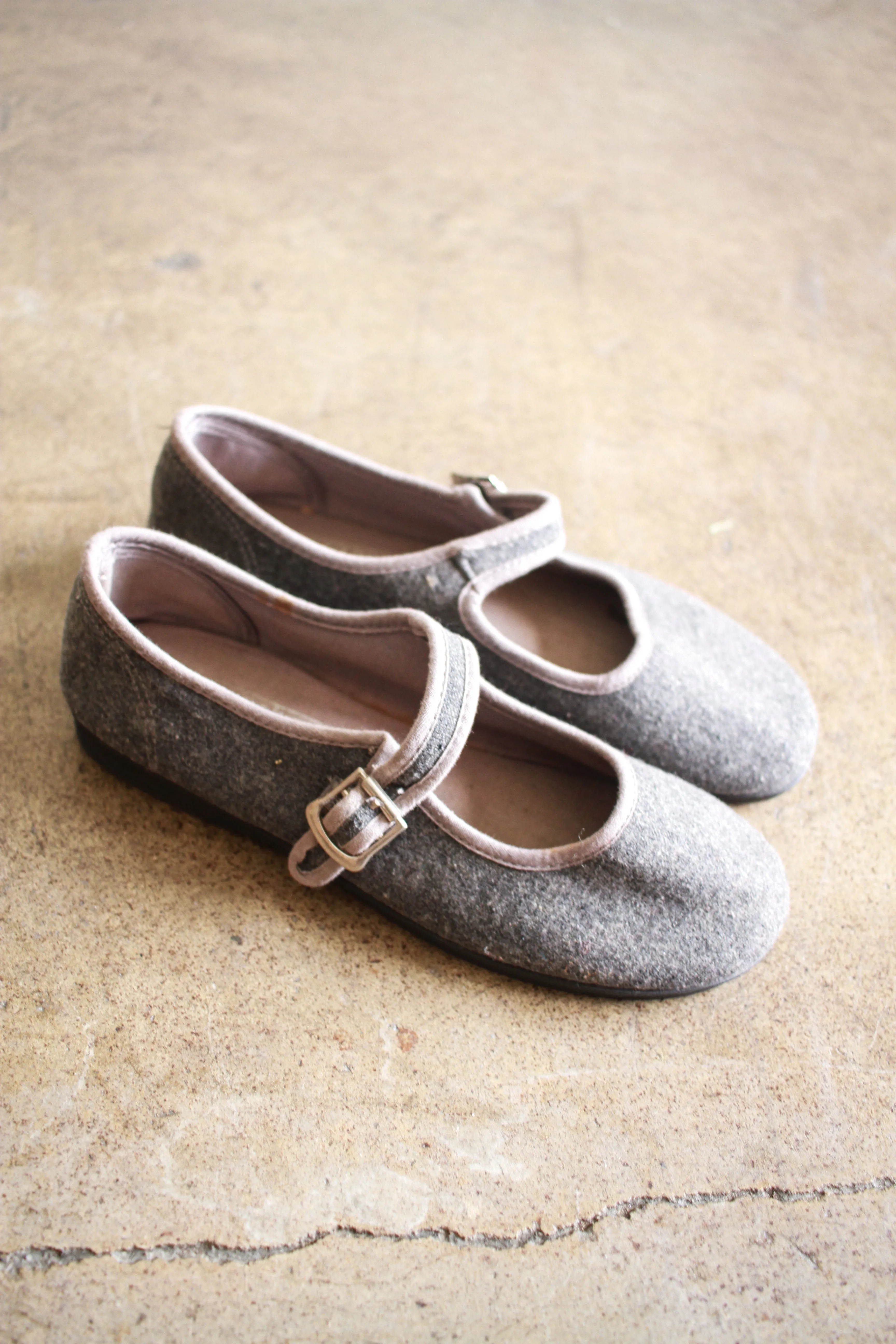 1980s Grey Wool Mary Jane Flats | 6