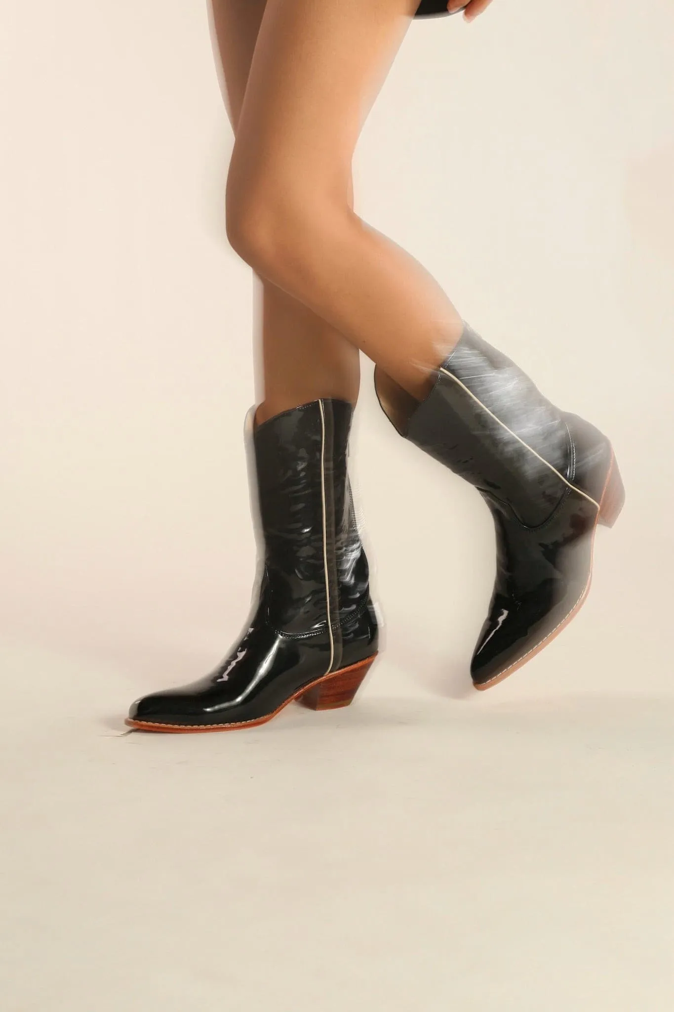 BLACK PATENT WESTERN BOOTS WAKANDA