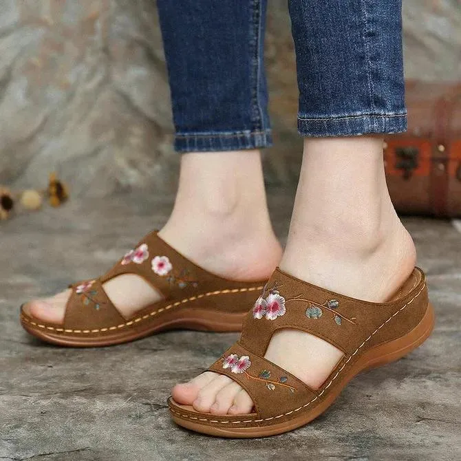 Handmade casual lady sandals