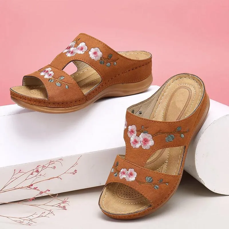 Handmade casual lady sandals