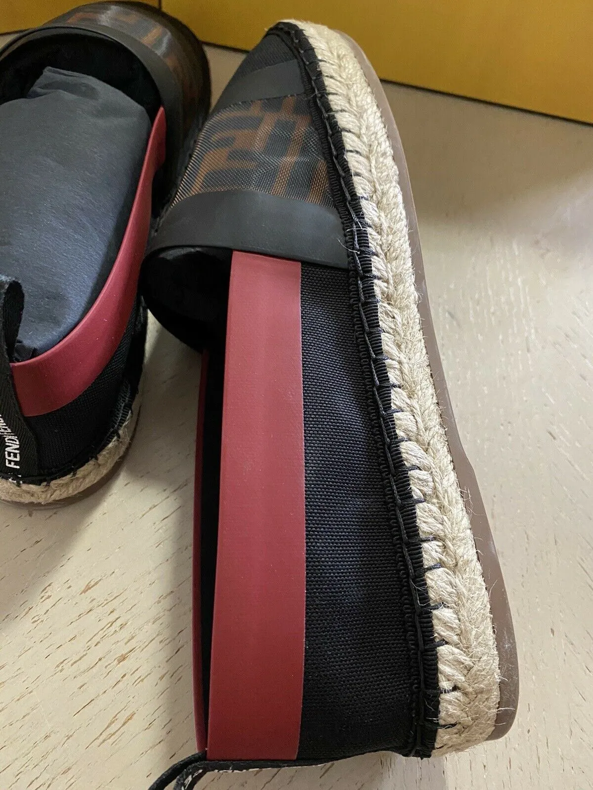 NIB Fendi Women Flat Colibrì Mesh FF Espadrille Black/Red 7 US ( 37 Eu )