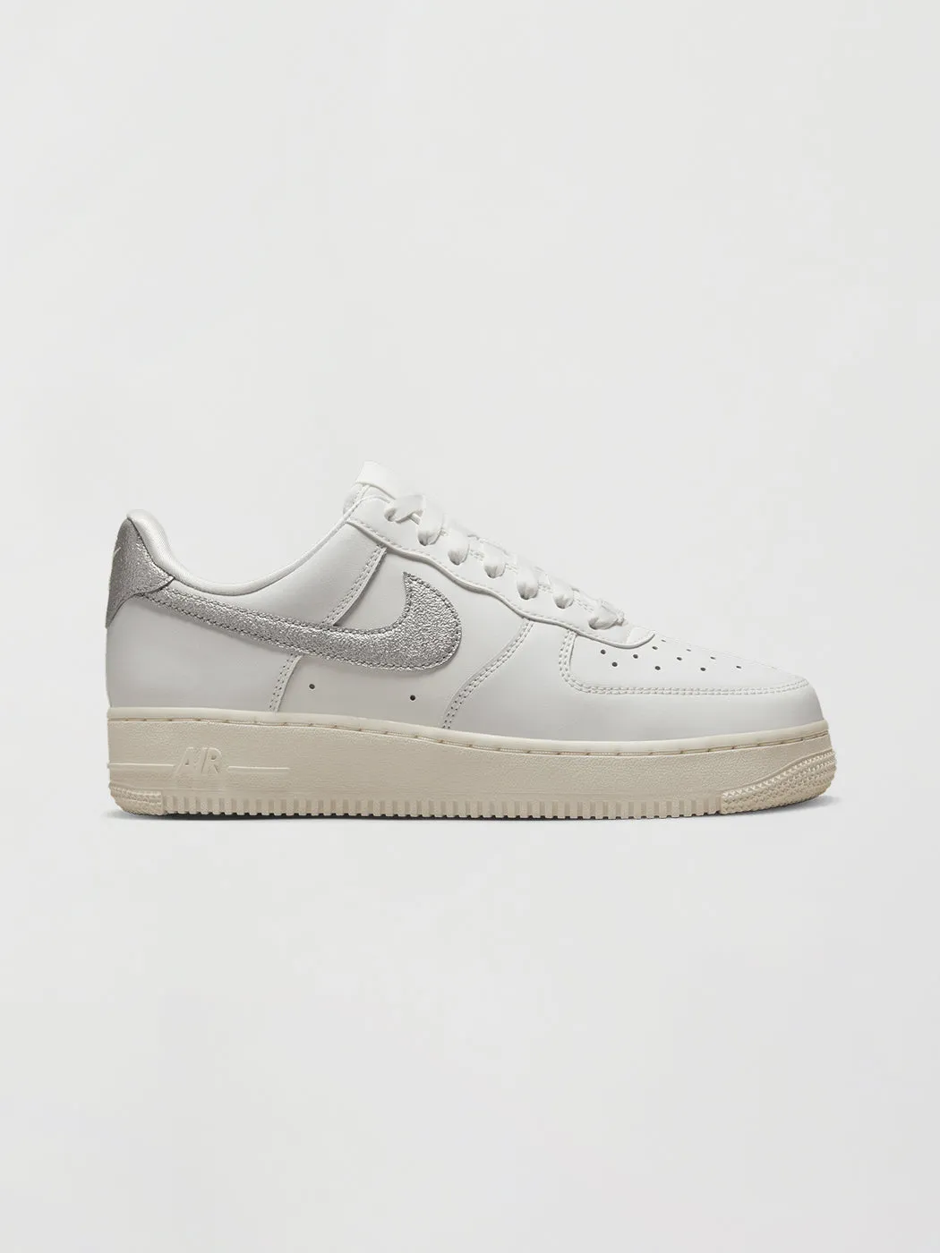 Nike Air Force 1 '07 - SUMMIT WHITE/METALLIC SILVER-SAIL-WHITE