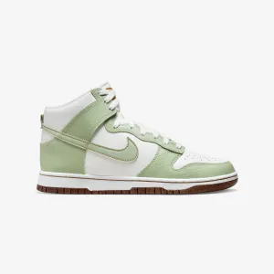 Nike | DUNK HIGH RETRO SE  { GREEN