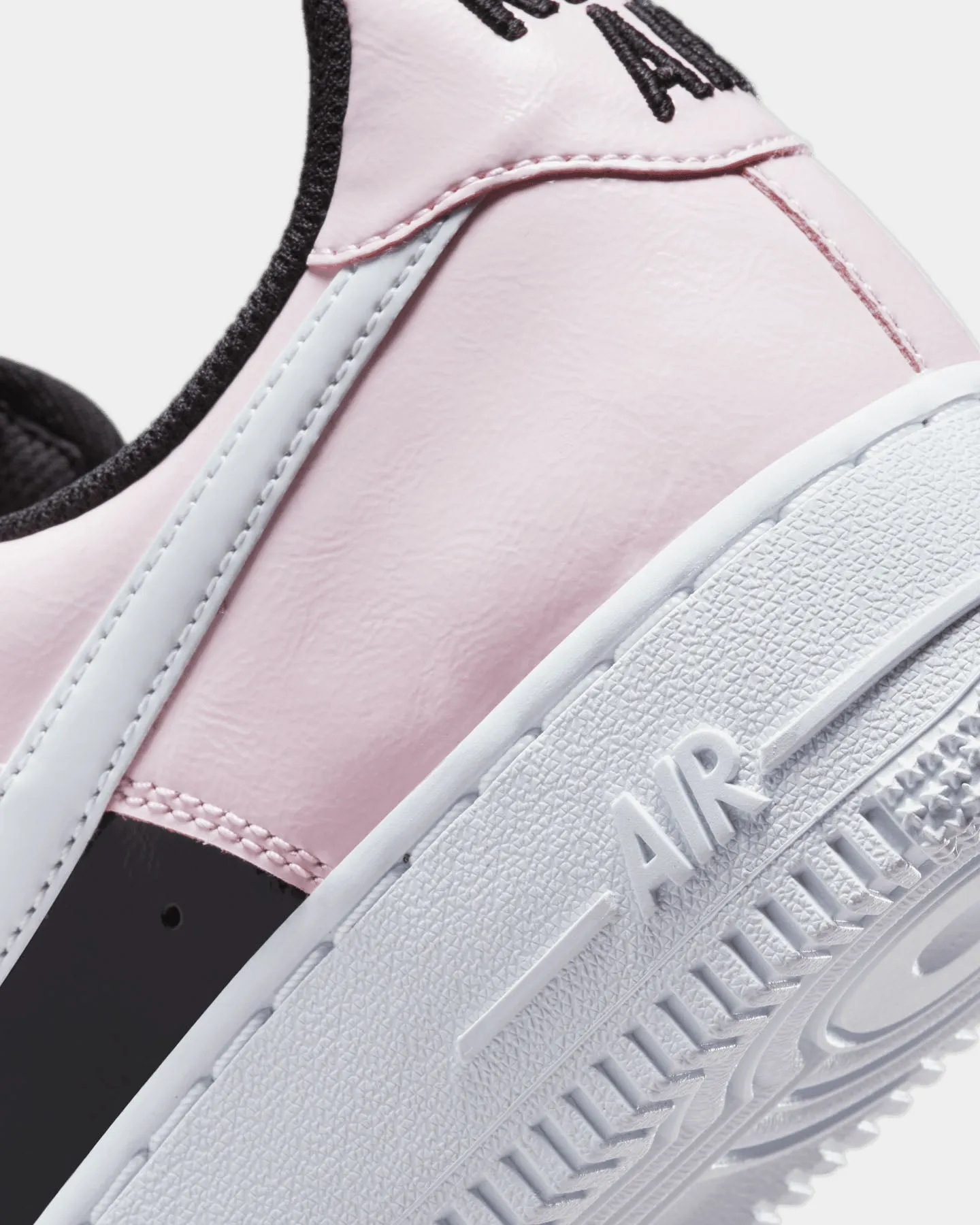 Nike Women's Air Force 1 '07 Pink Foam/White