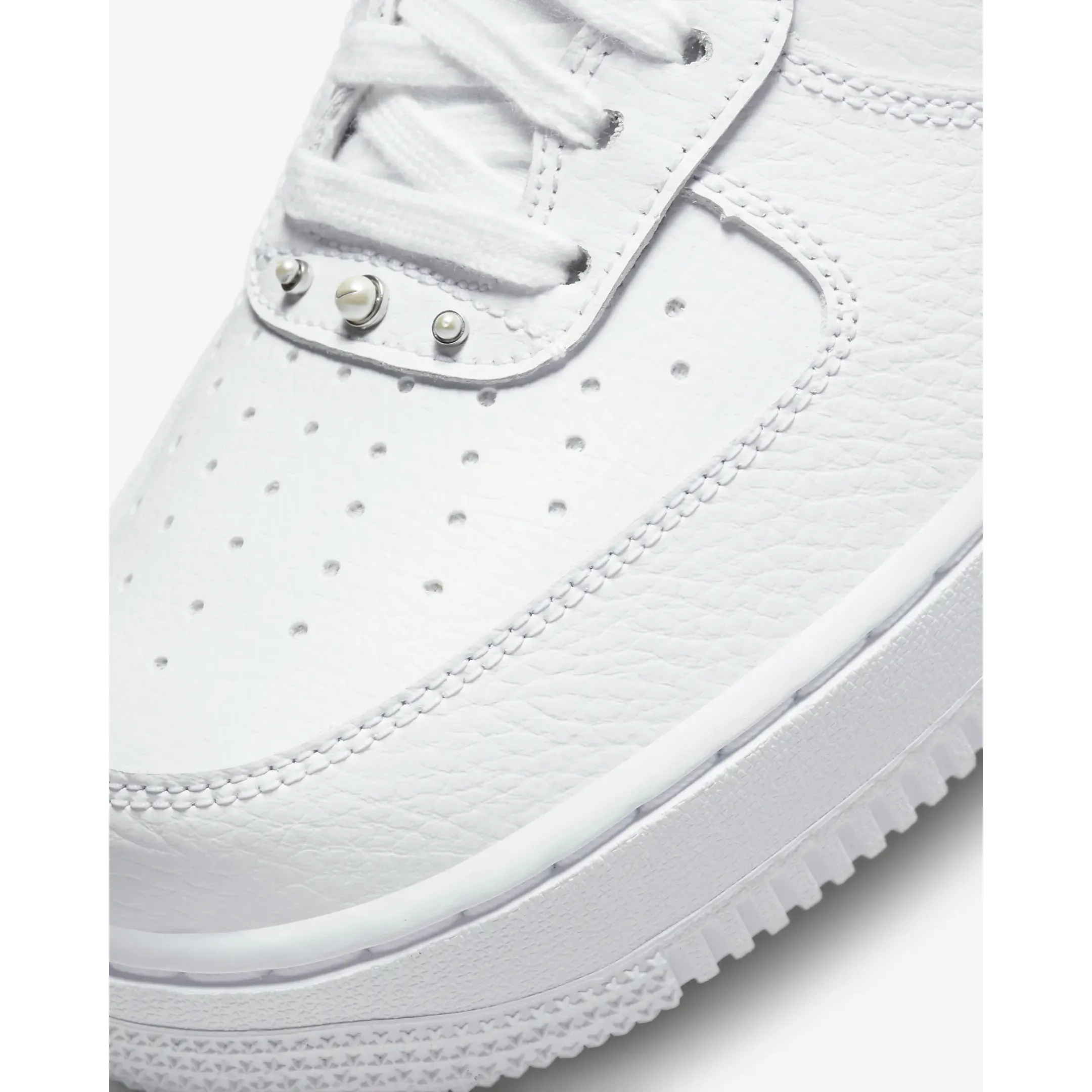 Nike Women's Air Force 1 '07 SE Shoes - White / Metallic Silver / Black