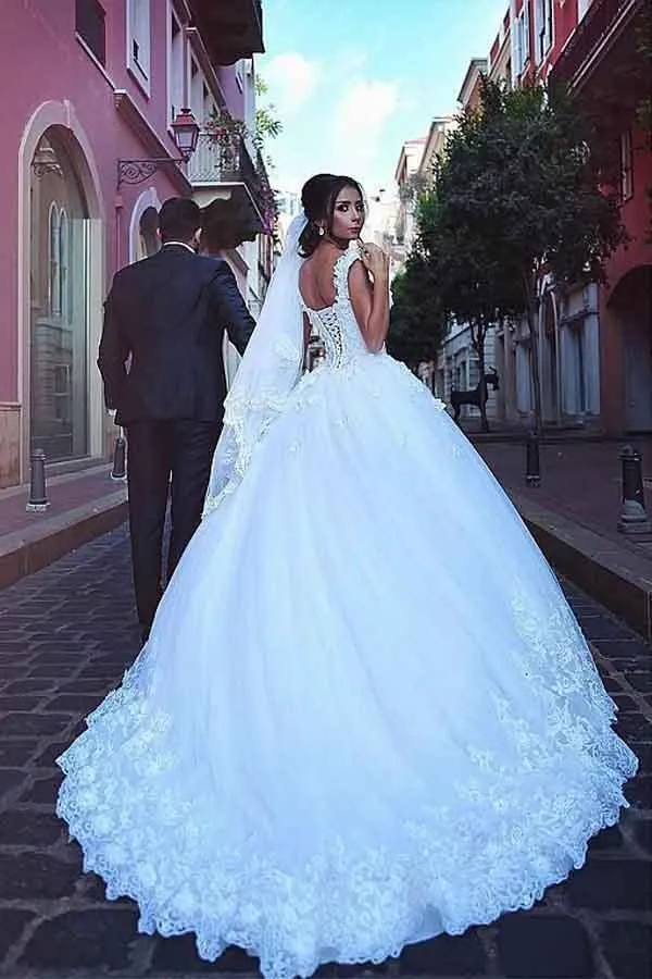 Tulle V-neck Neckline Ball Gown Wedding Dresses With Lace Appliques WD282