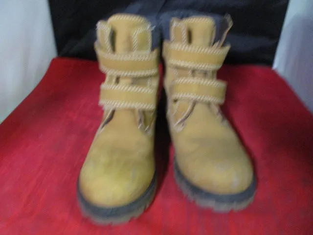 Used Kids Kamik Takodav Waterprood Boots Size 2